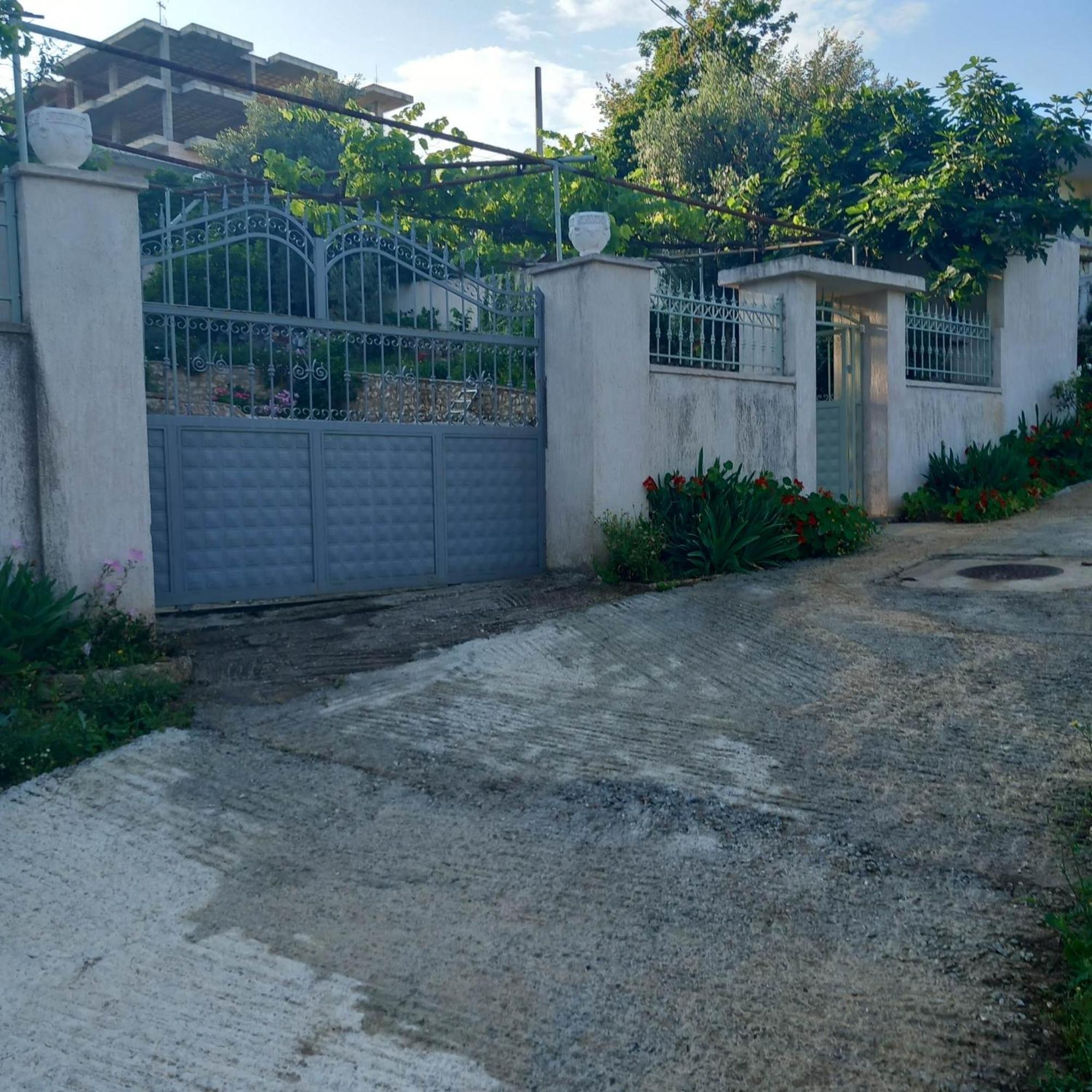 Sarsed Home, Sarandë Eksteriør bilde